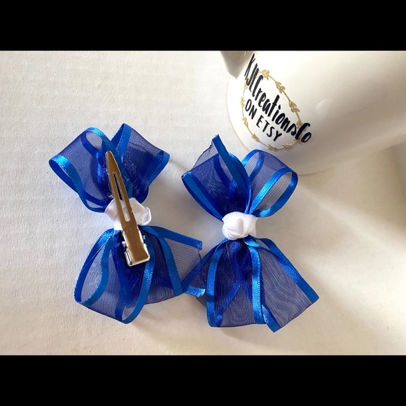 5/$25 Set of 2 Blue and White Bow Clips - Picture 6 of 6